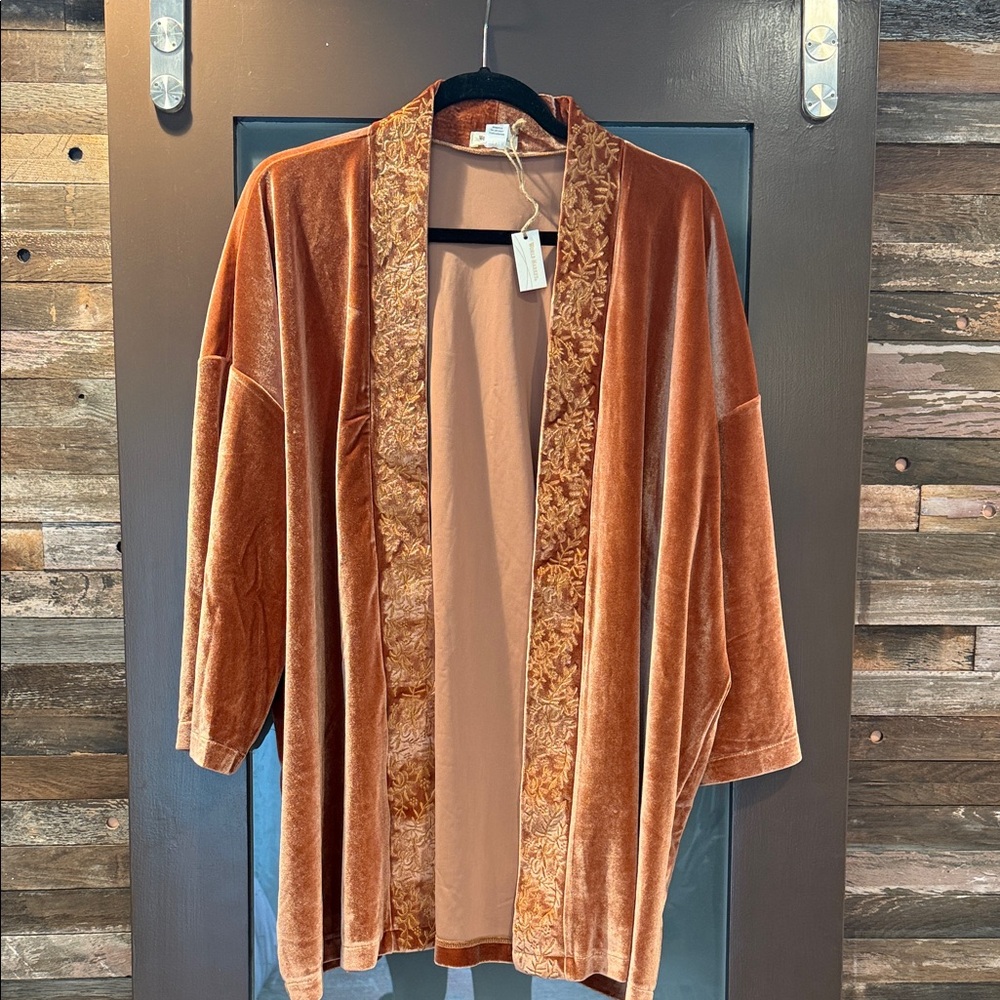 New With Tags!! Cost Plus World Market Rust Velvet Kimono